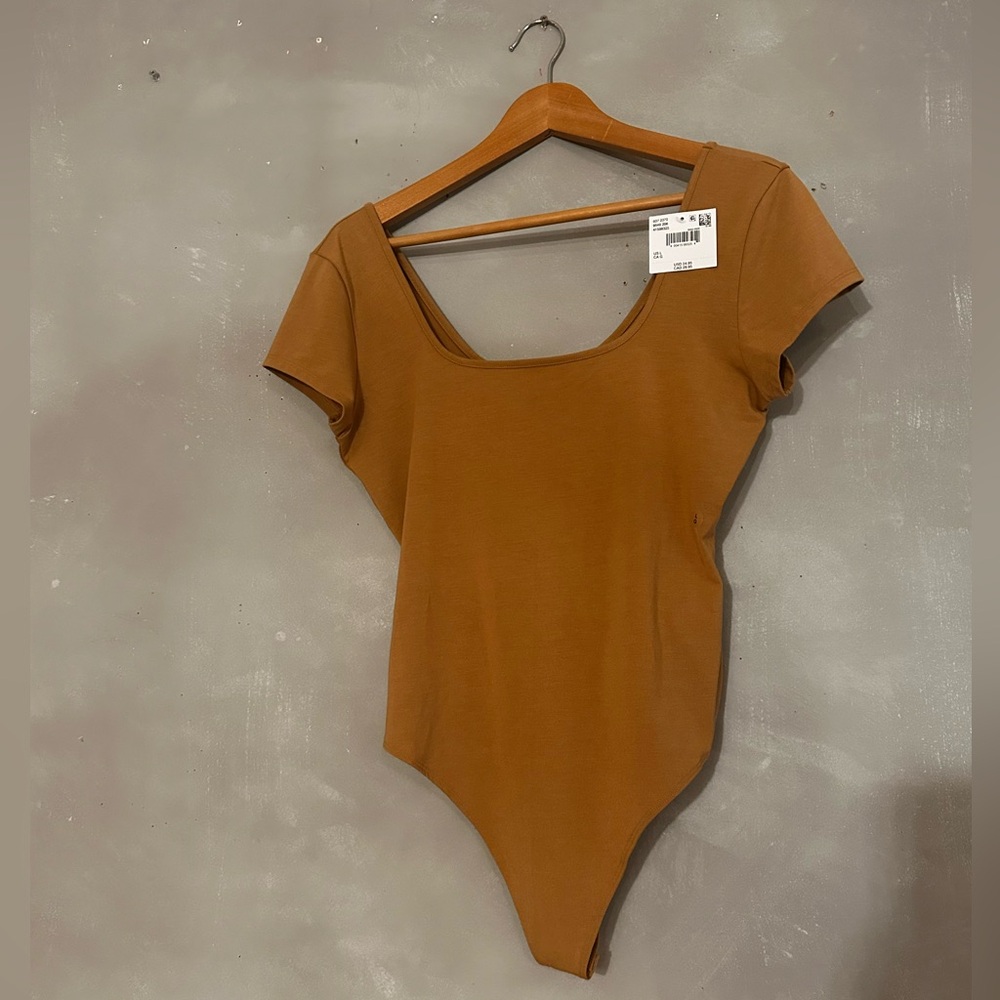 3/$30 - AMERICAN EAGLE | NWT 🏷️ Cap Sleeve Bodysuit tan brown - large